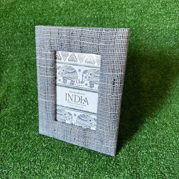 Shaila Anant Handcrafted India Photo Picture Frame 4" x 6" Blended Fabric Design - Picture 1 of 10